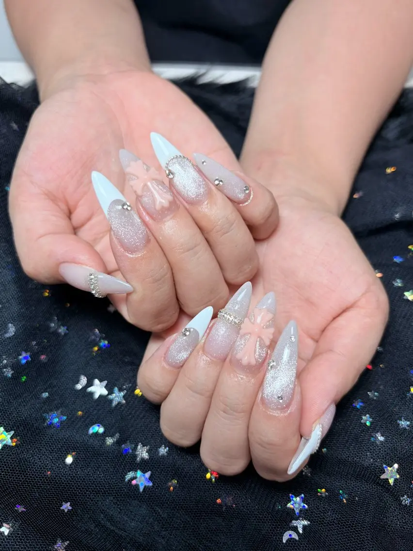 ネイル 韓国ネイル マグネットネイル 持ち込み ニュアンスネイル シンプルネイル ハンドネイル Huyn Nail Shinjyukuのネイルデザイン