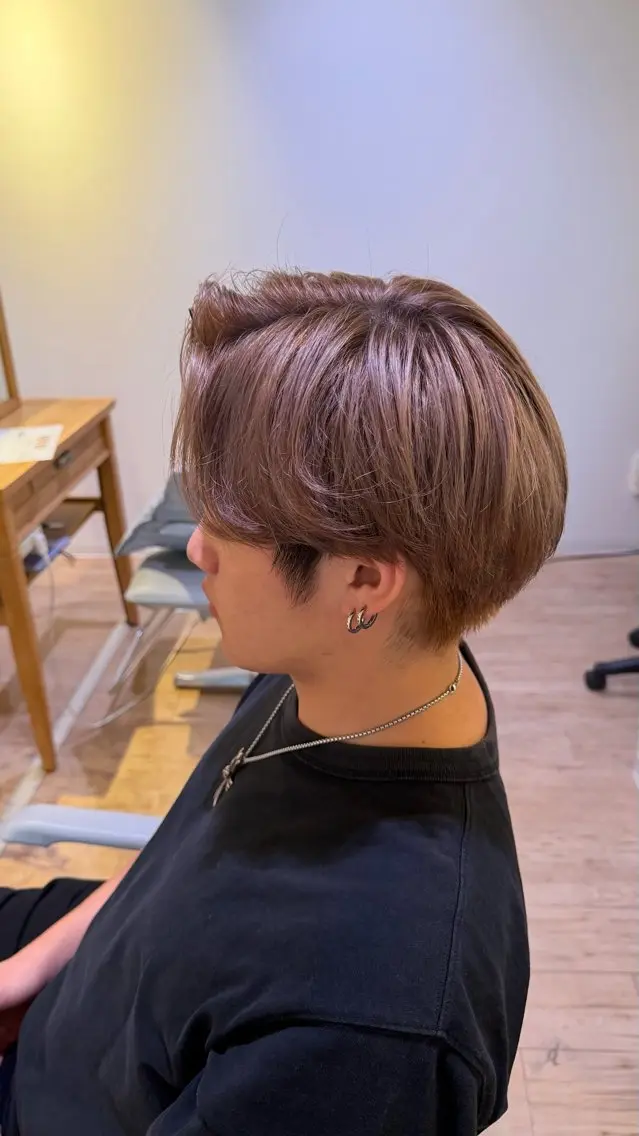 カラー メンズ ベージュカラー ブラウンカラー グレージュ ミルクティーベージュ ピンクカラー ヘアカラー 砂川 瑠菜のヘアスタイル