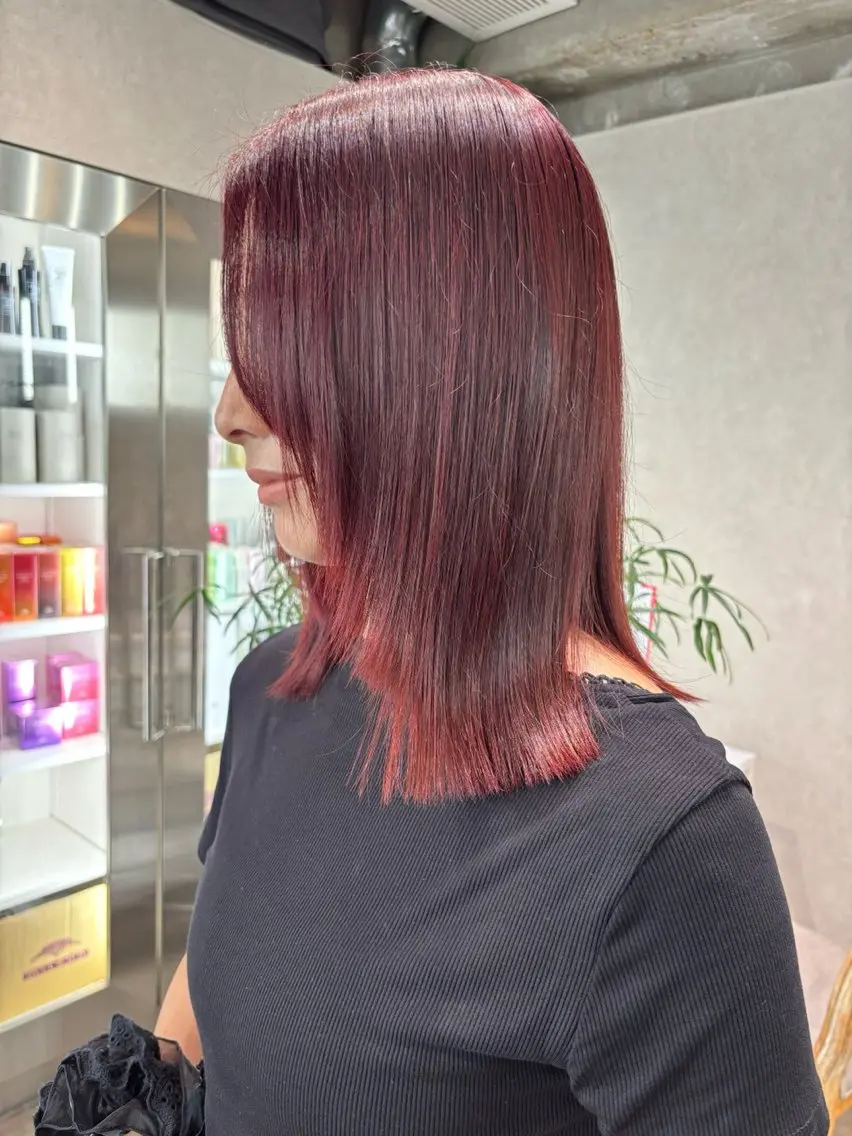 ミディアム カラー ヘアアレンジ 切りっぱなしボブ ブリーチ ダブルカラー イヤリングカラー ハイライトカラー ヘアカラー iona/ハイトーン /ネイルのネイルデザイン