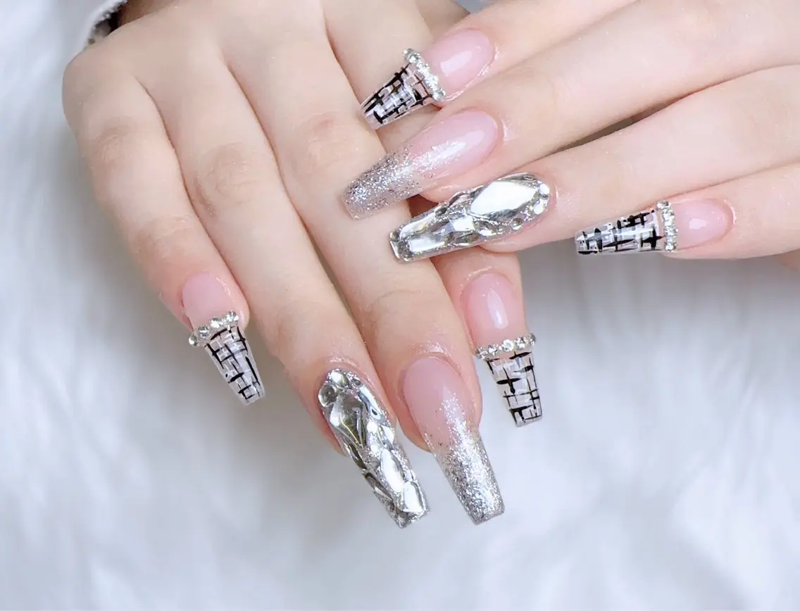 ネイル ハンドネイル M🌷nail 長さだし専門店のネイルデザイン