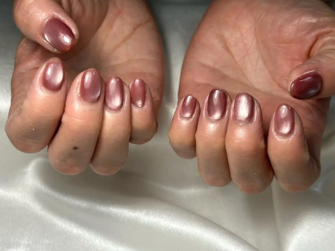 ネイル オーロラネイル フットネイル フレンチネイル ジェルネイル マグネットネイル ハンドネイル kiki nail たまプラーザのネイルデザイン