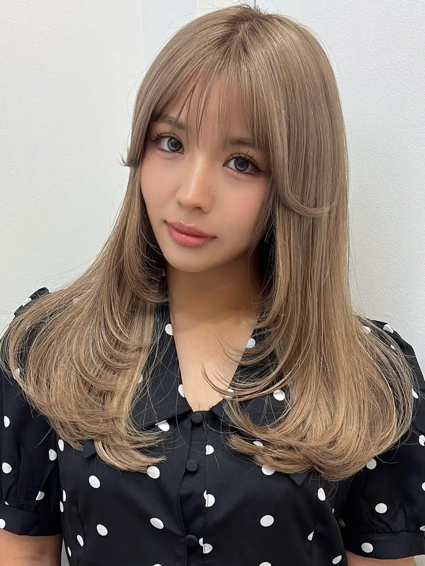 ロング シールエクステ エクステ 韓国風ヘア レイヤーカット ヘアカラー エクステ ヘアサロンelyts 表参道店のヘアスタイル