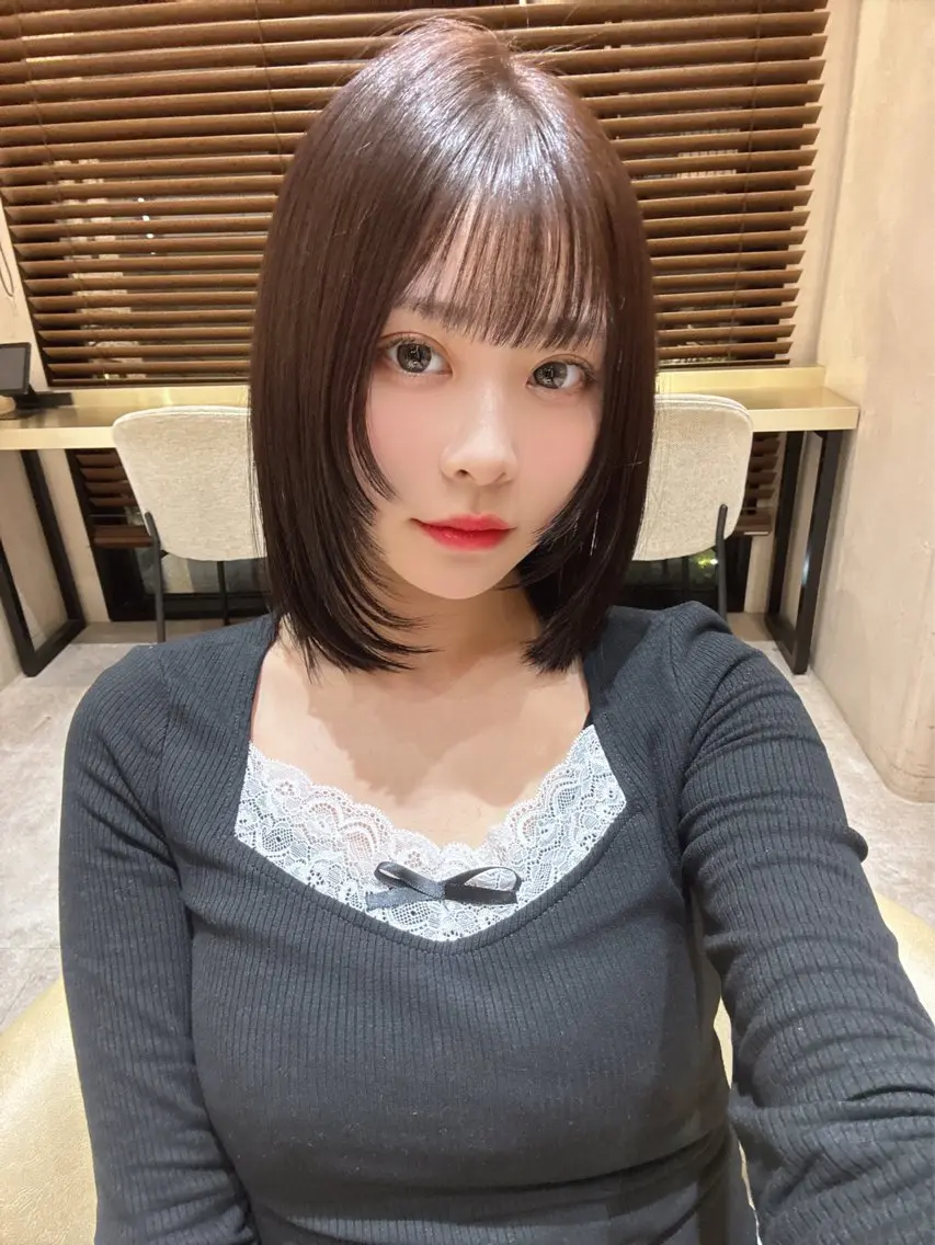 ミディアム レイヤーカット 小顔カット カット トリートメント レイヤー似合わせ 透明感カラーりきやのヘアスタイル