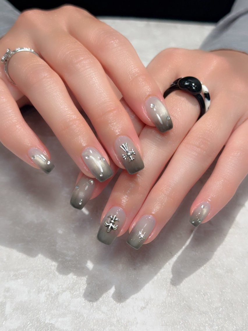ネイル グラデーション マグネットネイル ハンドネイル Ai nailのネイルデザイン