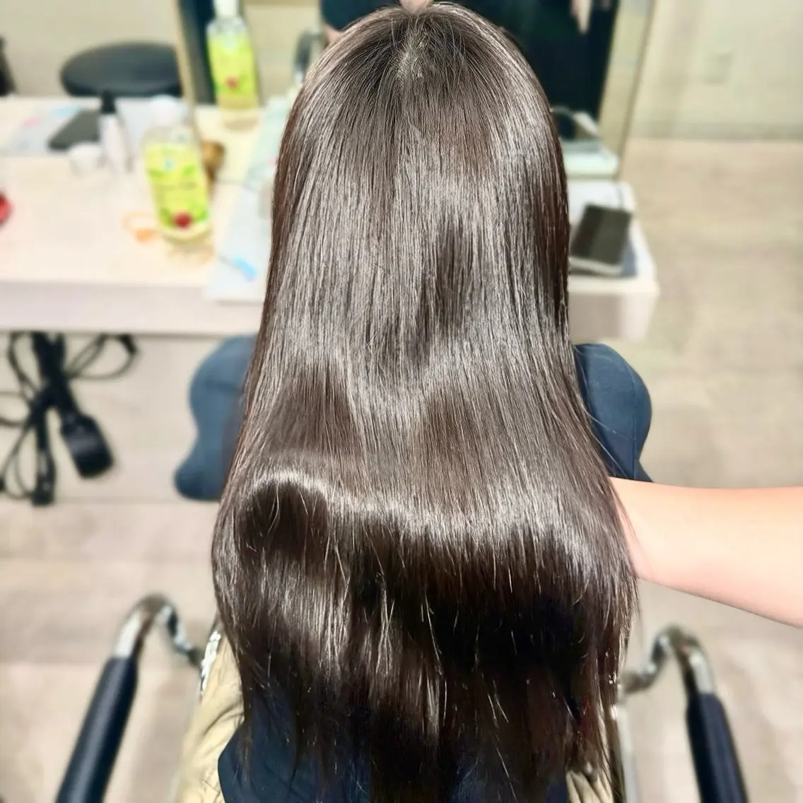 ロング 韓国系🤎艶カラ ー🧚🏻IKUMIのヘアスタイル