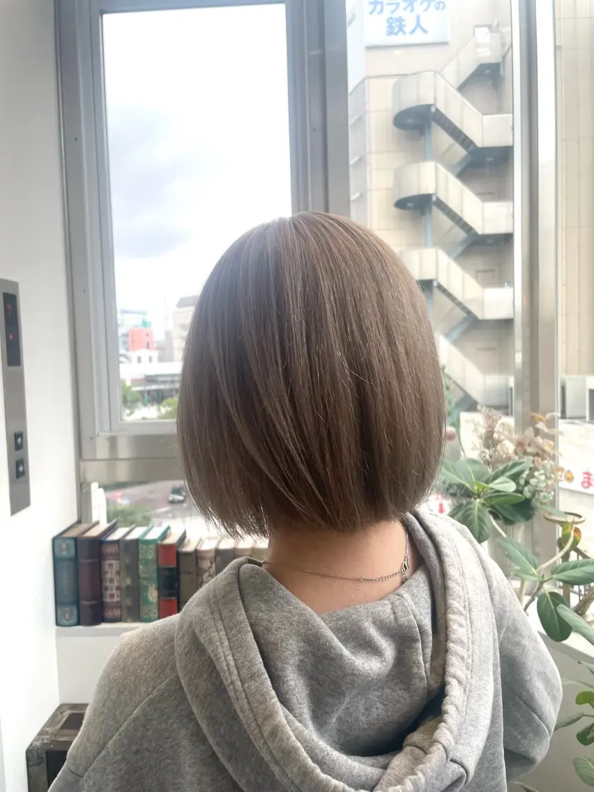 ショート カラー 韓国レイヤー⋆౨ৎﾟ 透カラー🩶／ユウキのヘアスタイル