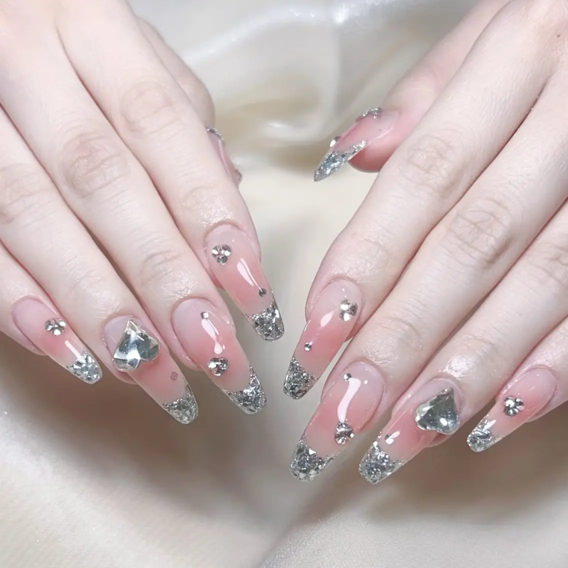 メンズ ネイル メンズ韓国風 アートネイル オーロラネイル ガーリー キラキラネイル ハンドネイル Nail salon 木にいるのネイルデザイン