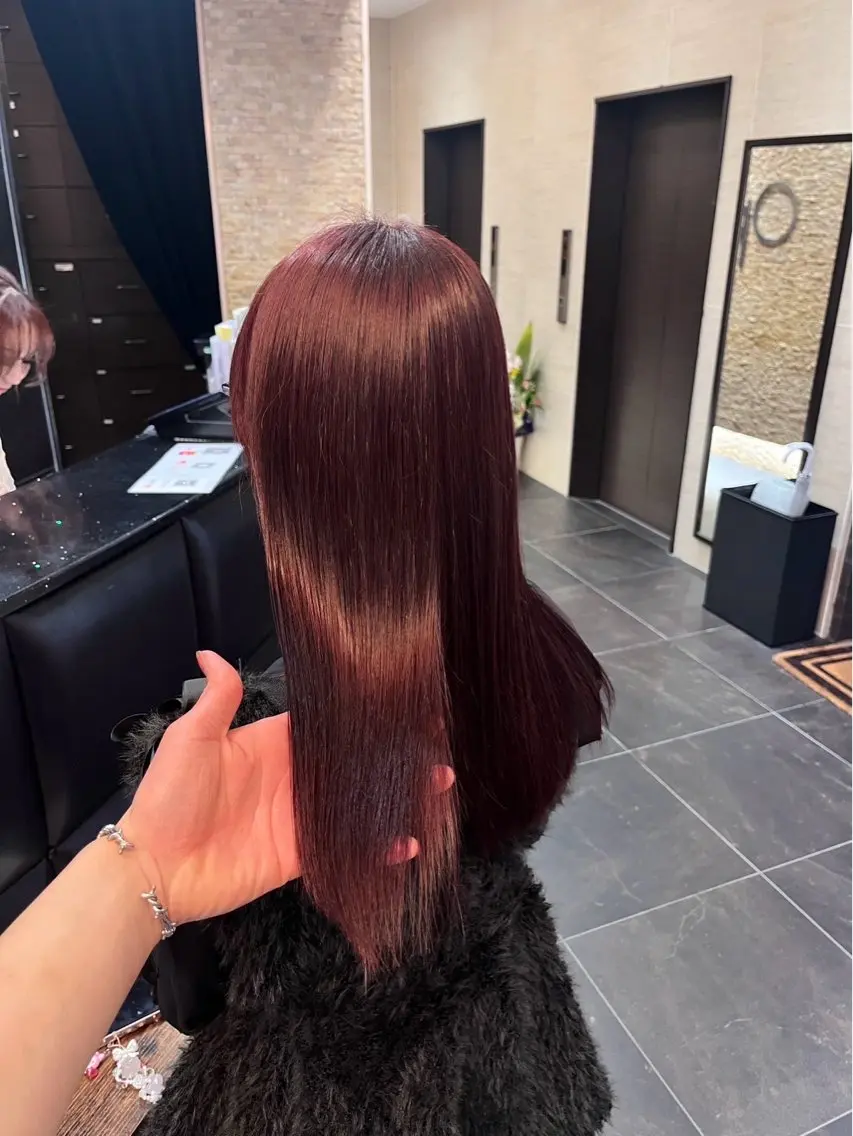ワンカラー で艶髪に✨️🍒や🫒系のお色味得意です！の写真