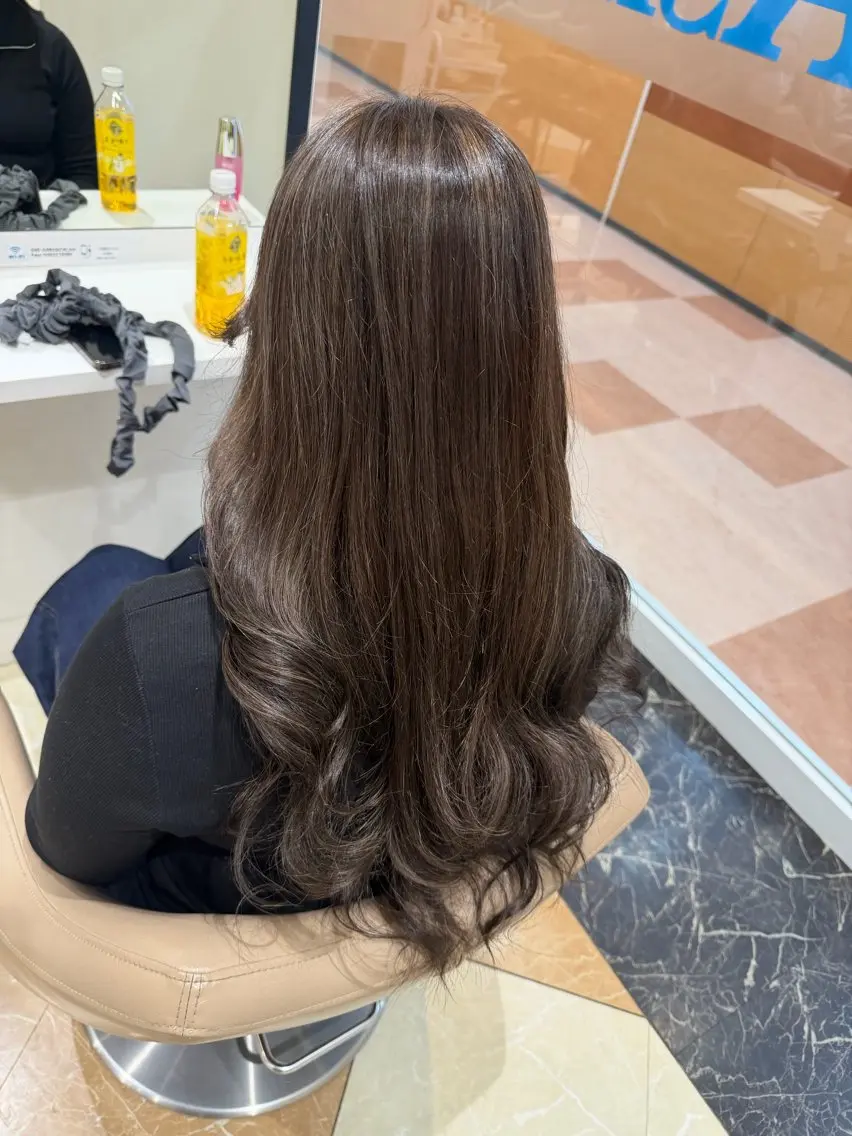 ロング ヘアカラー 髪質改善カラー なーこ💖🌈のヘアスタイル