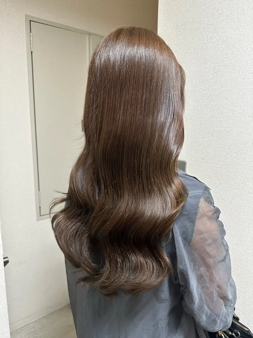 ロング ヘアカラー 橋本 紅芭のヘアスタイル