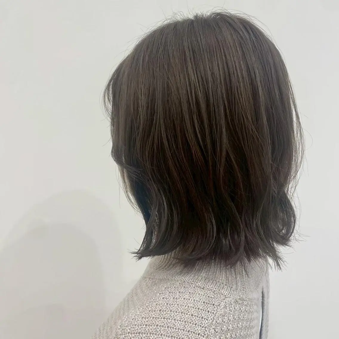 ミディアム カラー パーマ ヘアアレンジ ベージュカラー ブリーチ 透明感カラー グレージュ ブリーチなしカラー カット ヘアカラー トリートメント 肥後 有紗のヘアスタイル