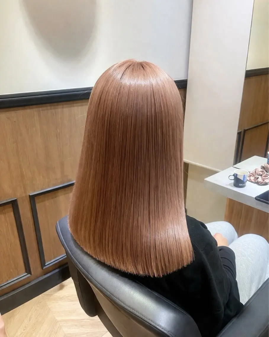 セミロング カラー ベージュカラー ブリーチ ケアブリーチ 透明感カラー ダブルカラー カット ヘアカラー トリートメント 渡邉 凌のヘアスタイル