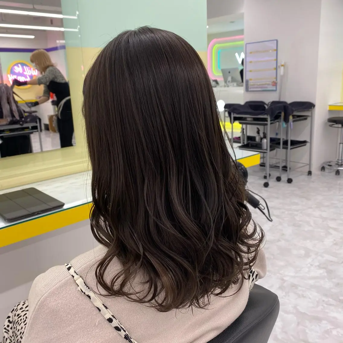 ミディアム カラー ヘアアレンジ カット ヘアカラー mai🍑暖色カラー /レイヤー💖のヘアスタイル