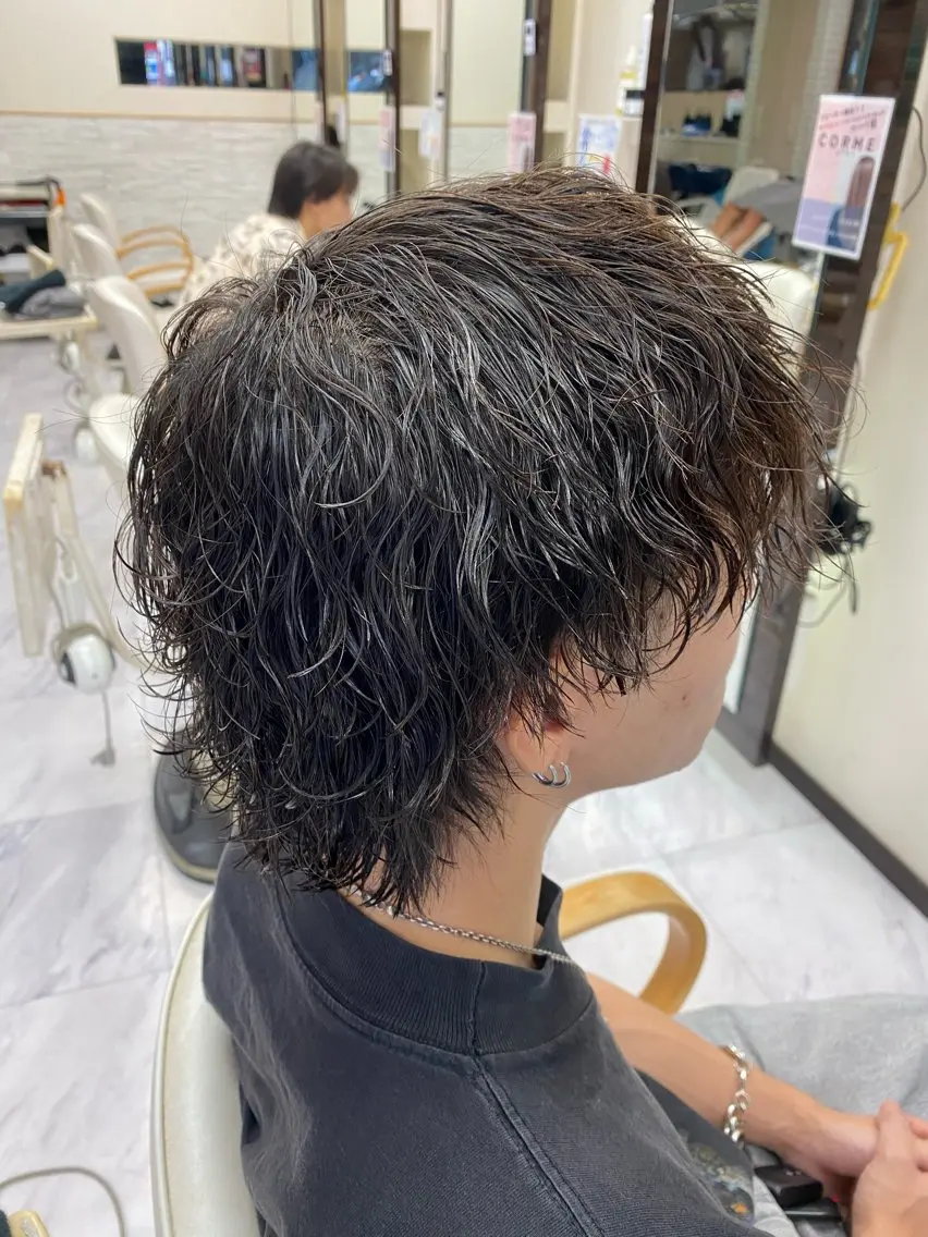 パーマ メンズ メンズパーマ メンズツイストパーマ 波巻きパーマ メンズウルフカット ウルフカット カット パーマ トリートメント 🌴パーマオタク🌴 長谷川 諒佑🌈のヘアスタイル