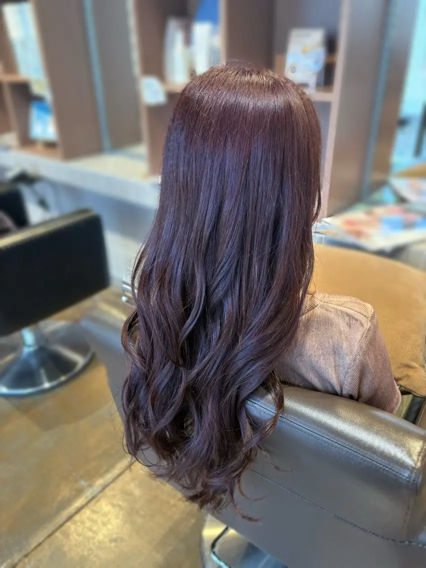 ロング カラー カット ヘアカラー 秋吉 結愛のヘアスタイル