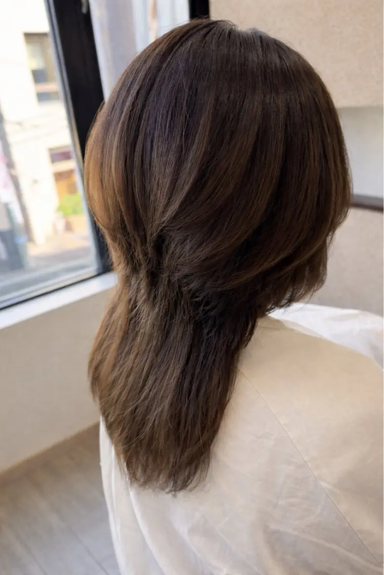 ロング レイヤーカット カット 勘場 万菜華のヘアスタイル