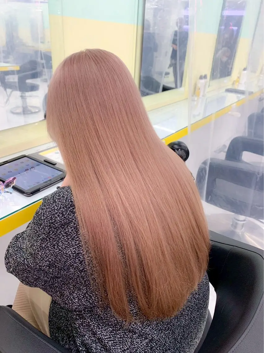 ロング レイヤーカット 透明感カラーの達人のヘアスタイル