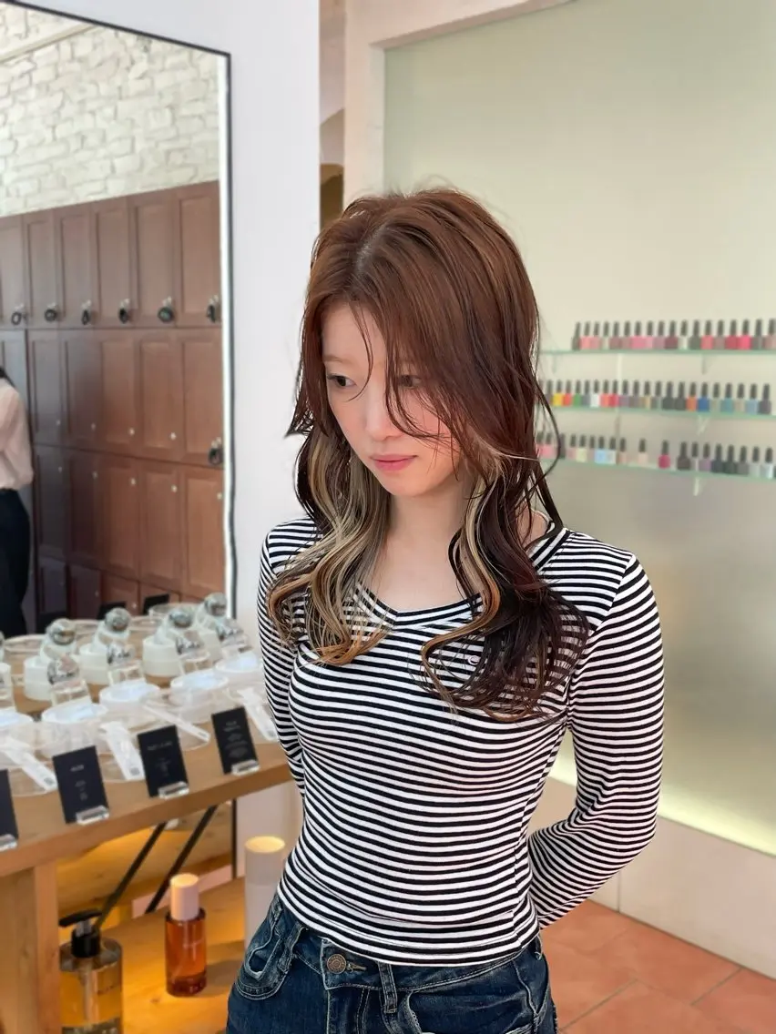 ロング ヘアカラー ⭐️韓国ブリーチ 顔周りカット⭐️のヘアスタイル