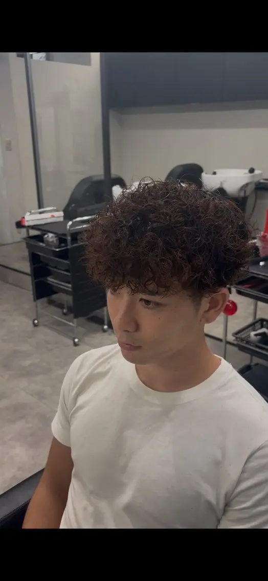 パーマ メンズ スペインカール カット パーマ eraアメ村店 ヒイロのヘアスタイル