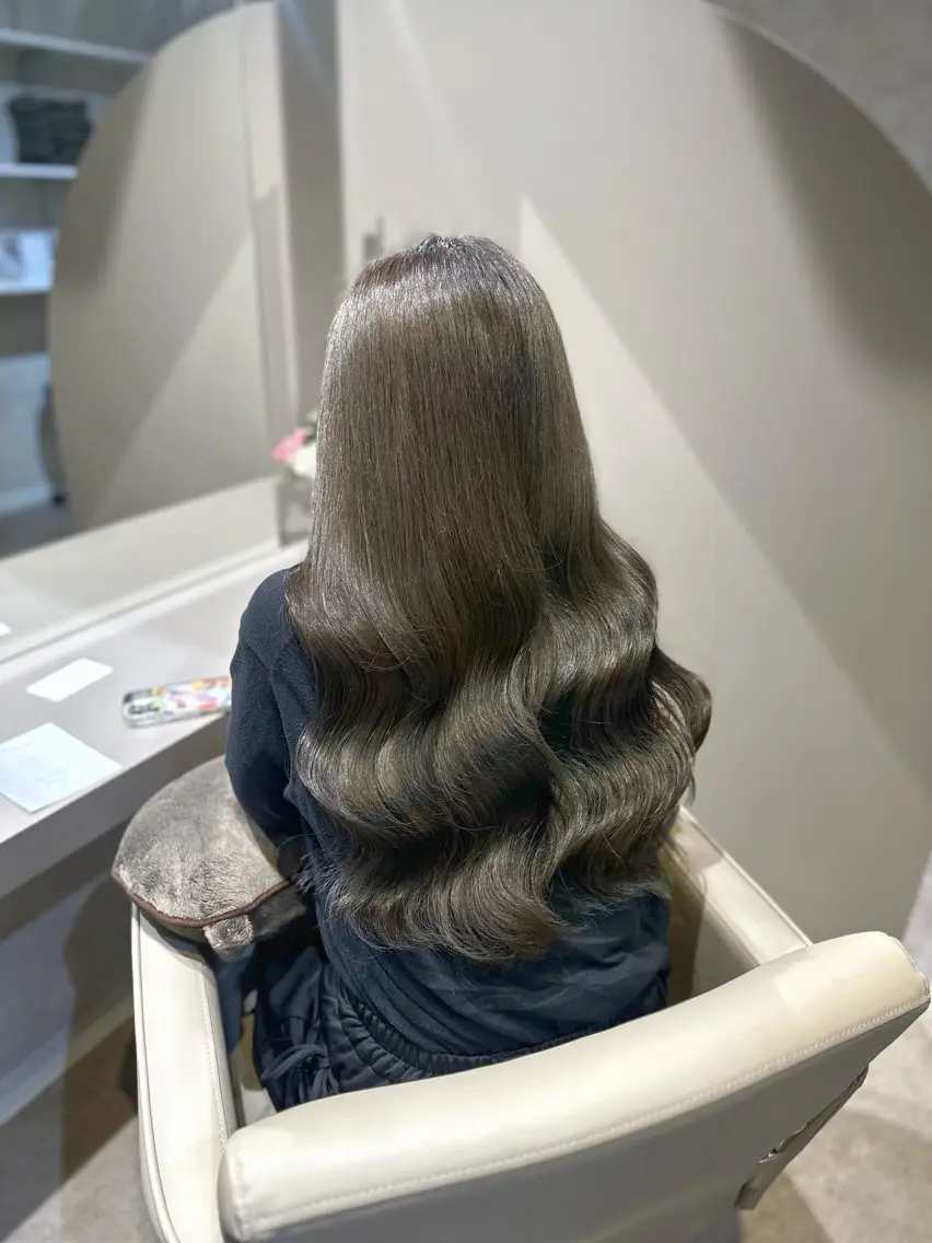 ロング カラー 透明感/赤み消し reikoのヘアスタイル