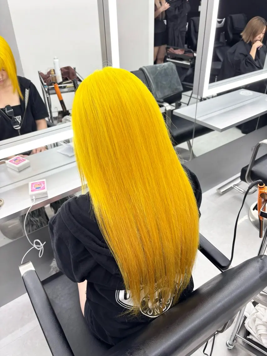 ロング カラー イエローカラー ヘアカラー エクステ TACE AYANOのヘアスタイル