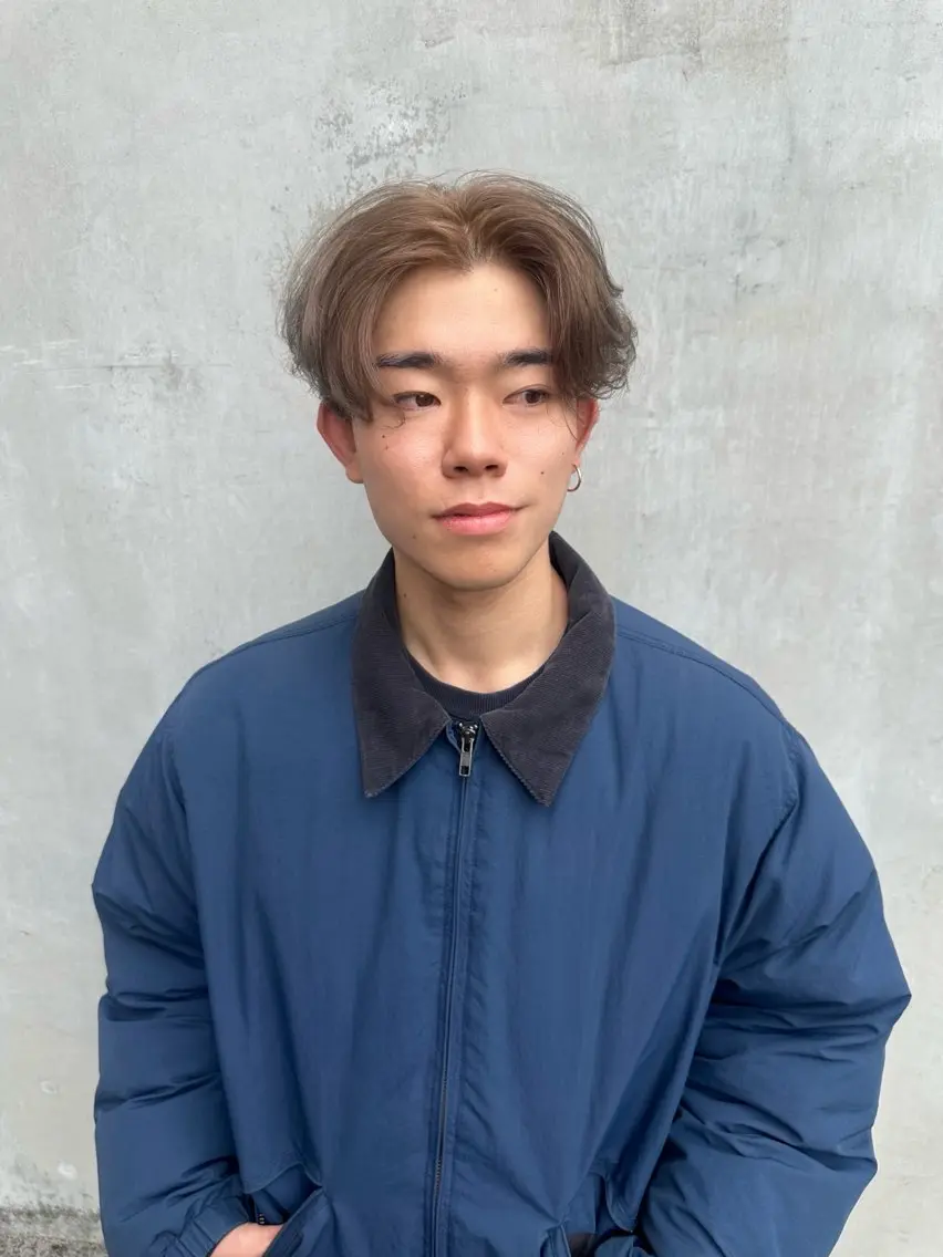 ミディアム カラー メンズ メンズブリーチ ブリーチ カット ヘアカラー トリートメント 💈原宿指名No.1 センターパート💈のヘアスタイル