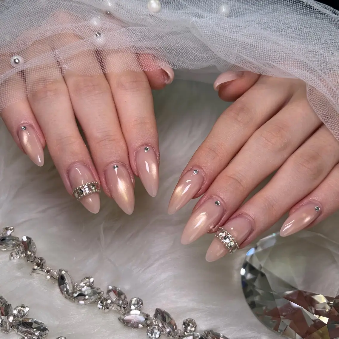 ネイル ハンドネイル 𝑅𝑖𝑛 🫧 アクリルスカルプのネイルデザイン