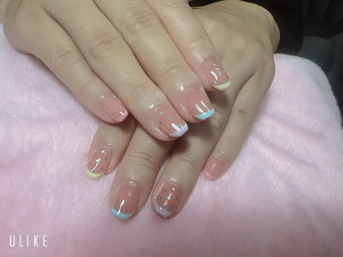 ネイル フレンチネイル Hina ネイルサロンのネイルデザイン