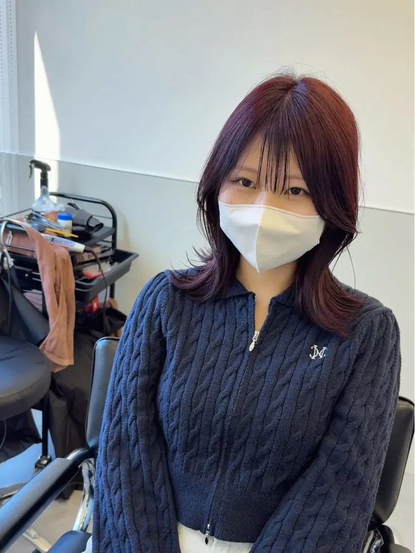 セミロング カラー カシス レッドカラー レイヤーカット カット ヘアカラー トリートメント 韓国ヘア🇰🇷 スズキのヘアスタイル