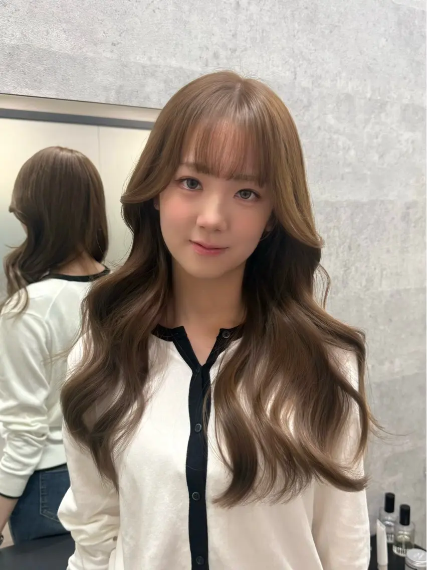 ロング カラー ロングレイヤー ベージュカラー ブリーチ 透明感カラー ダブルカラー ヘアカラー もも/透明感/ 暖色カラー/韓国ヘアのヘアスタイル