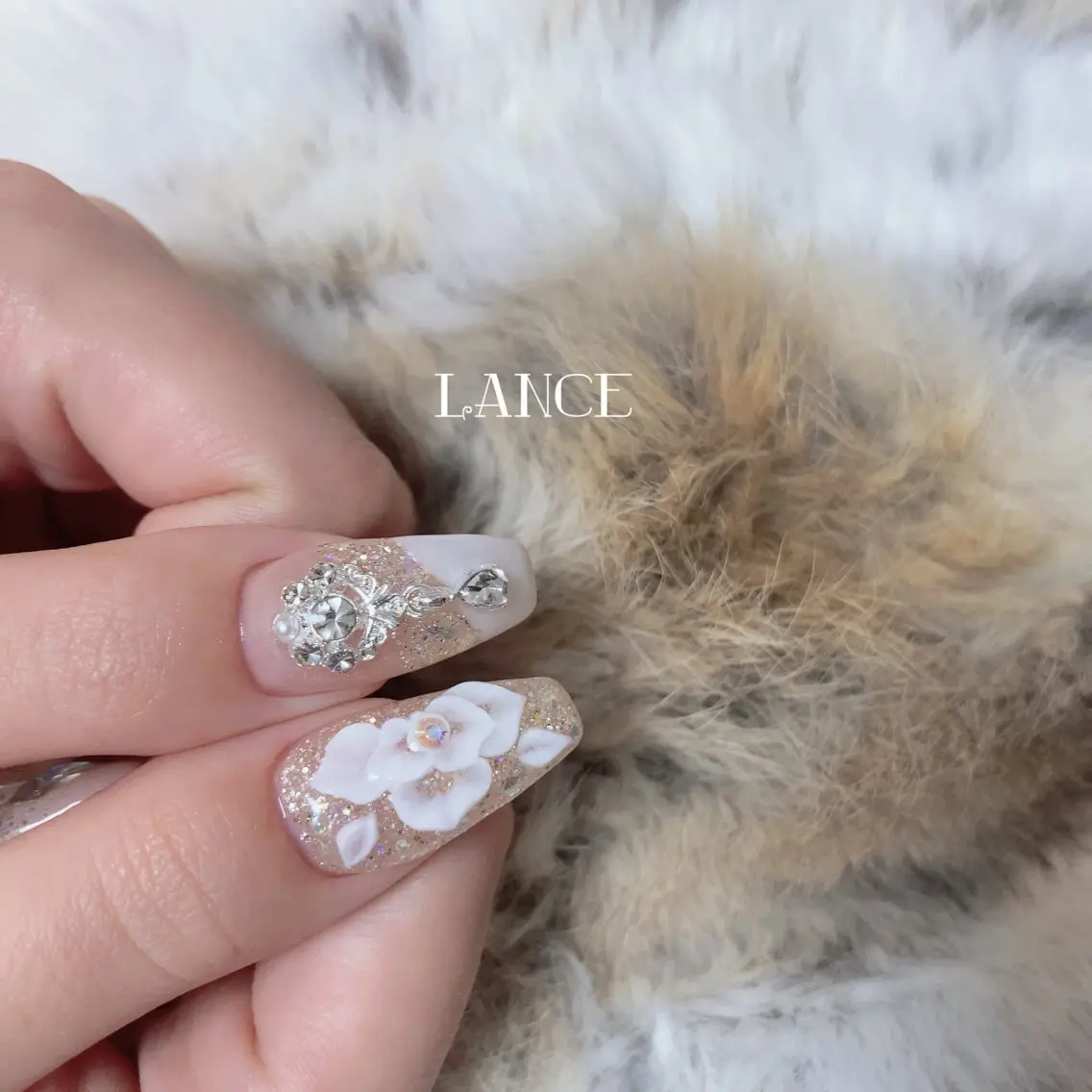 ネイル オーロラネイル フレンチネイル キラキラネイル ニュアンスネイル ピンク ハンドネイル Lance nailのネイルデザイン