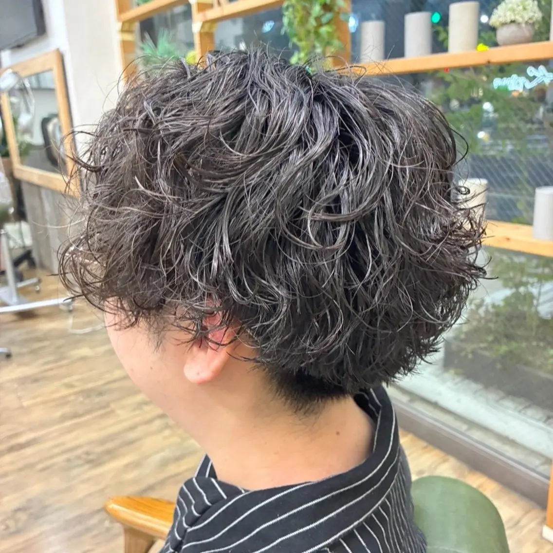 【メンズカールパーマ】立体感のある動き♪カット+スパイラルパーマ+眉カットの写真
