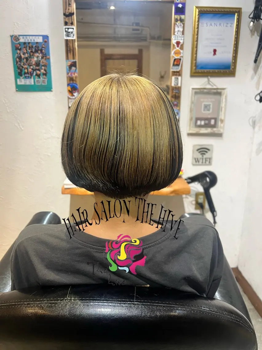 ショート カラー カット ヘアカラー Hair salon The  hiveのヘアスタイル