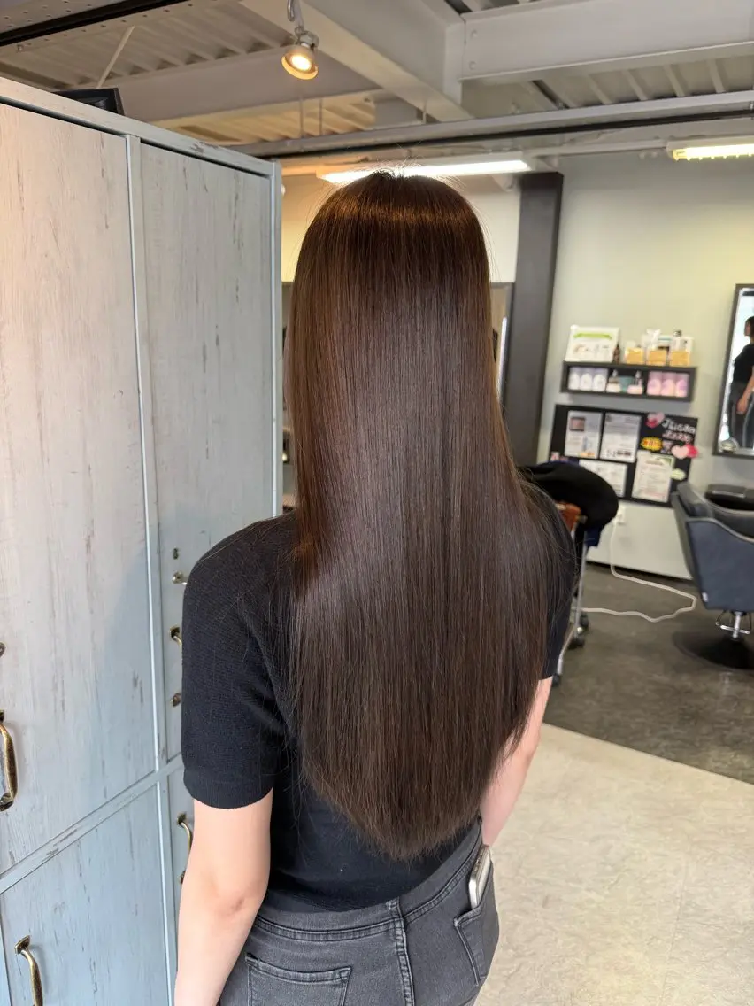 ロング ヘアカラー 奴賀 詩のヘアスタイル