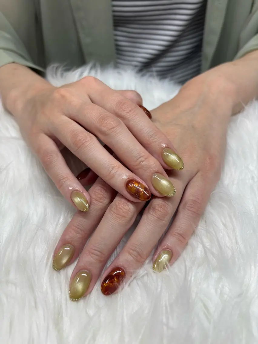 ネイル べっ甲ネイル マグネットネイル ハンドネイル Rei / U.NI nailのネイルデザイン