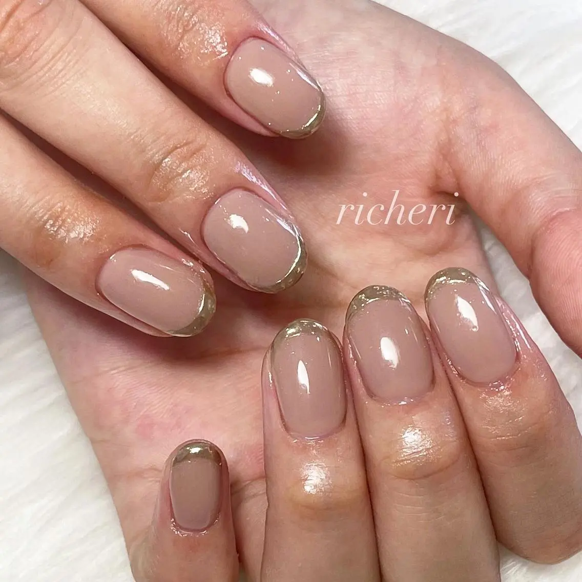 ミディアム ネイル 韓国風ヘア アートネイル フレンチネイル ジェルネイル ガラスフレンチ richeri beautyのネイルデザイン