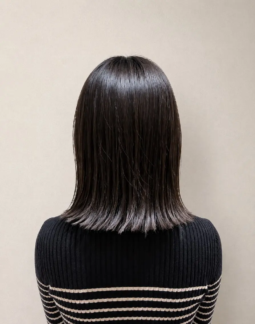ミディアム カラー アッシュ 外ハネヘア カット 縮毛矯正 トリートメント ANDIAMO栄 chisatoのヘアスタイル