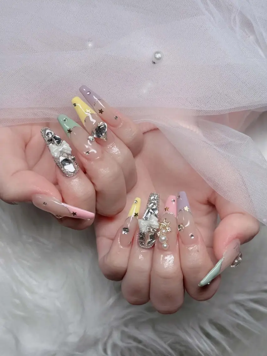 ネイル チークネイル フレンチネイル キラキラネイル 韓国ネイル マグネットネイル ハンドネイル yuuna hbabynailのネイルデザイン