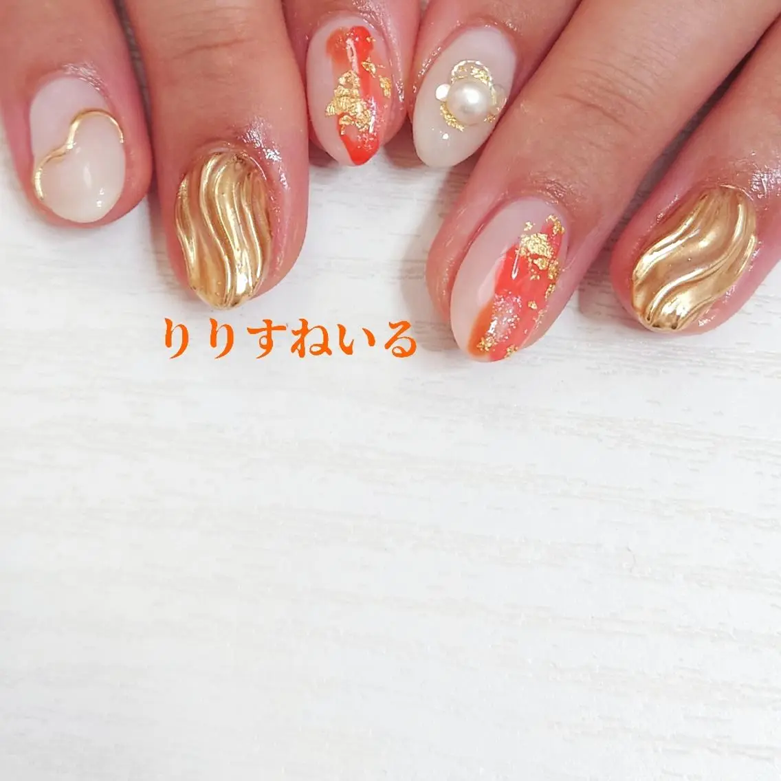 ネイル 成人式 ゴールド ミラーネイル オレンジ 冬ネイル ハンドネイル Lilith Nailのネイルデザイン