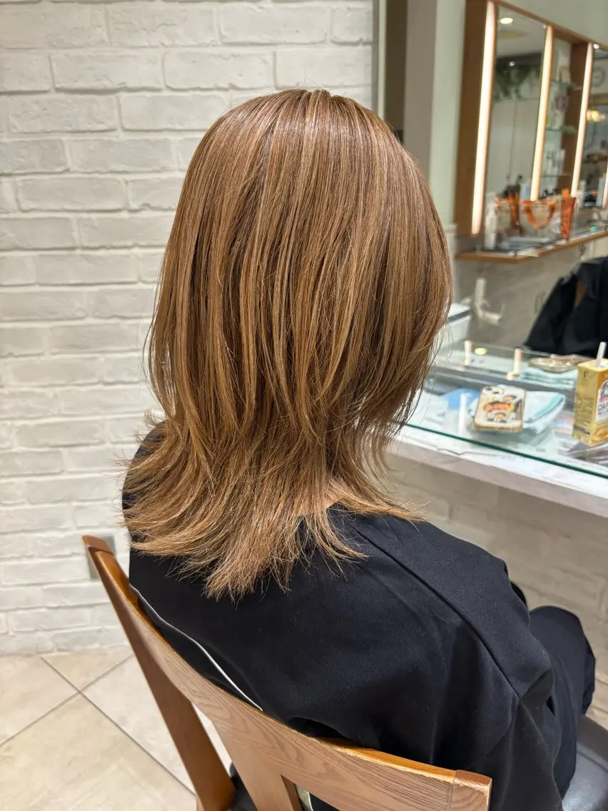 ミディアム カット ヘアカラー 石渡このみ 🍊レイヤーカットのヘアスタイル