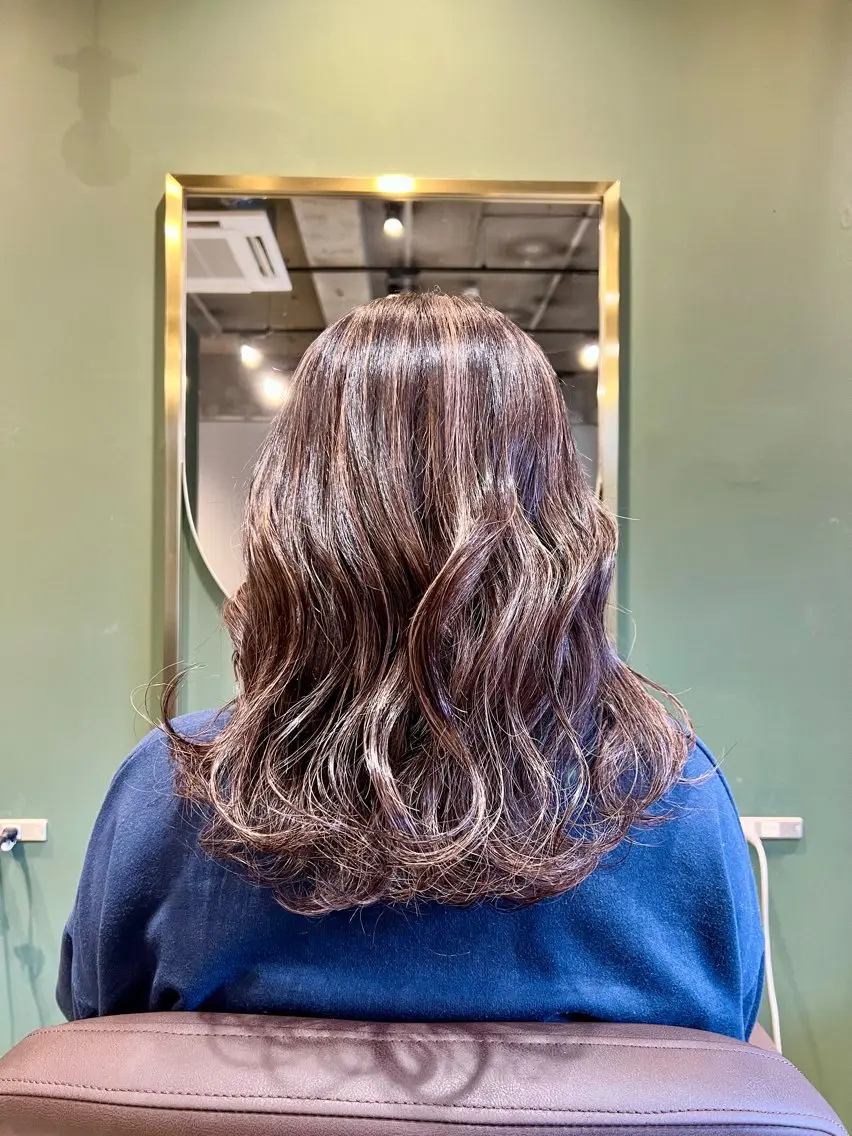 ミディアム カラー ハイライトカラー ハイライト ヘアカラー トリートメント ヘッドスパ カラースペシャリスト しょう🧑🏼‍🎨のヘアスタイル