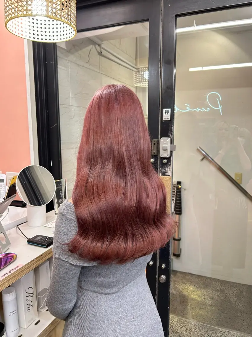 ロング カラー ベージュカラー ピンクカラー ピンクベージュ ダメージレスカラー /ひなののヘアスタイル