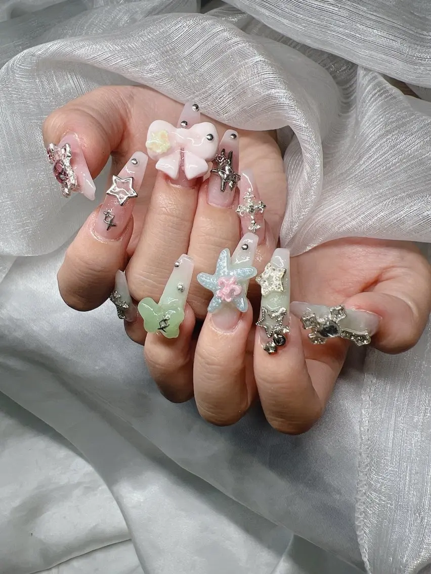 ネイル ハンドネイル Lee Nailsのネイルデザイン