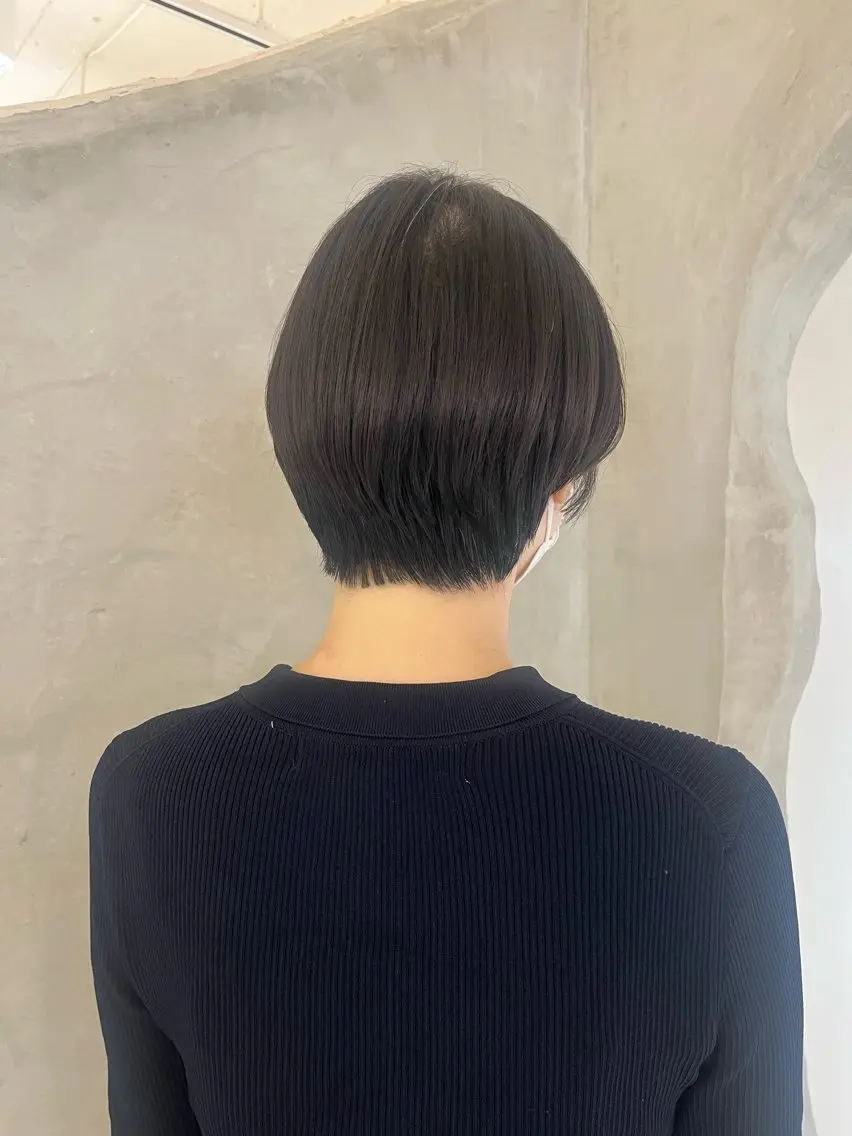 ショート 切りっぱなしボブ/ 艶カラー/綾莉のヘアスタイル