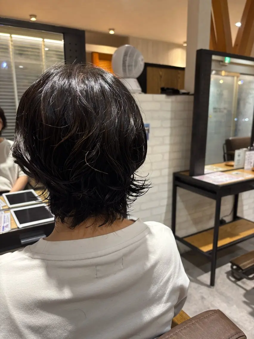 ショート パーマ 保谷 菜々美のヘアスタイル