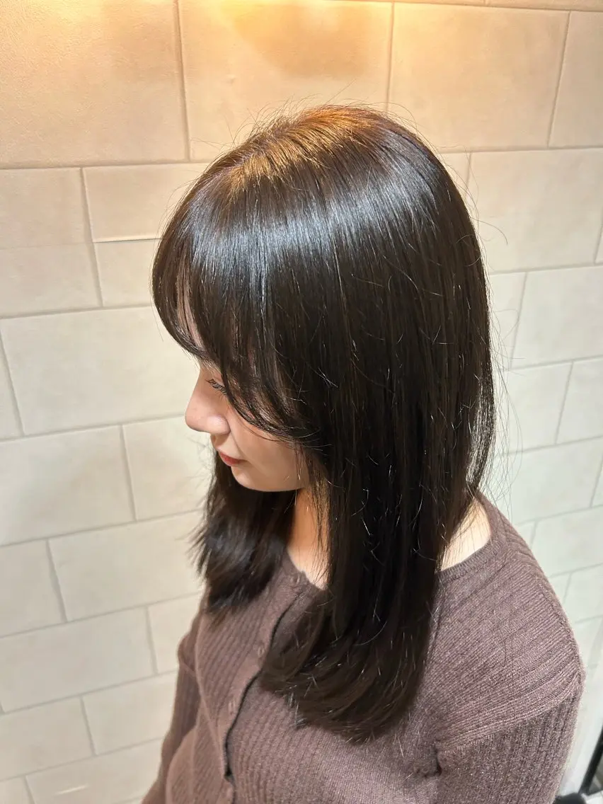 カラー アッシュ 黒髪 透明感カラー 播磨 茉侑のヘアスタイル