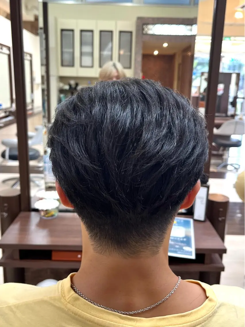 ショート パーマ メンズ センターパート メンズパーマ ニュアンスパーマ 🧊メンズ特化🧊 高木航希のヘアスタイル