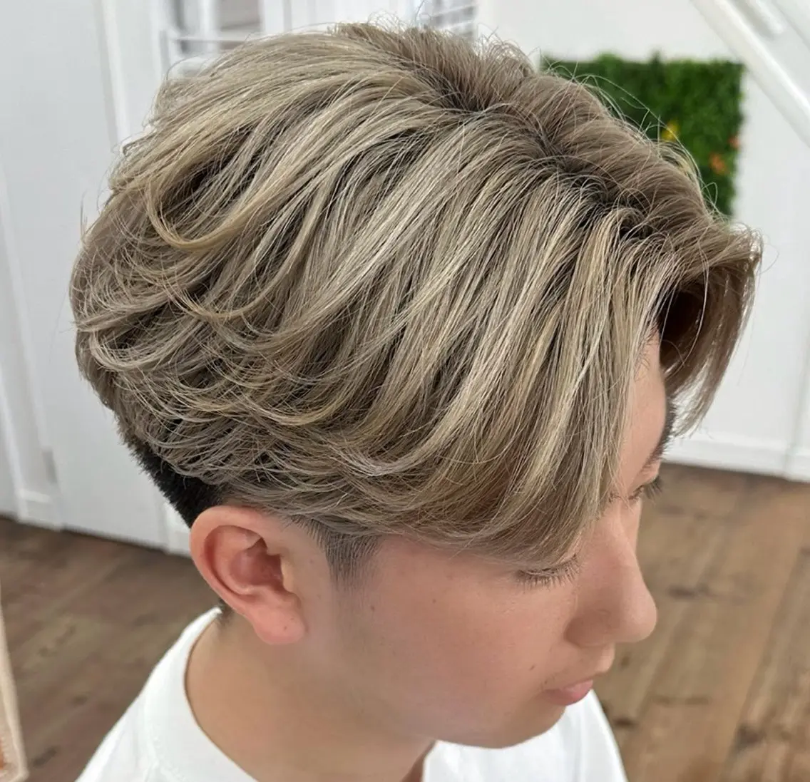ショート カラー パーマ メンズ カット ヘアカラー パーマ メンズ特化✂️ 小枝 優生のヘアスタイル