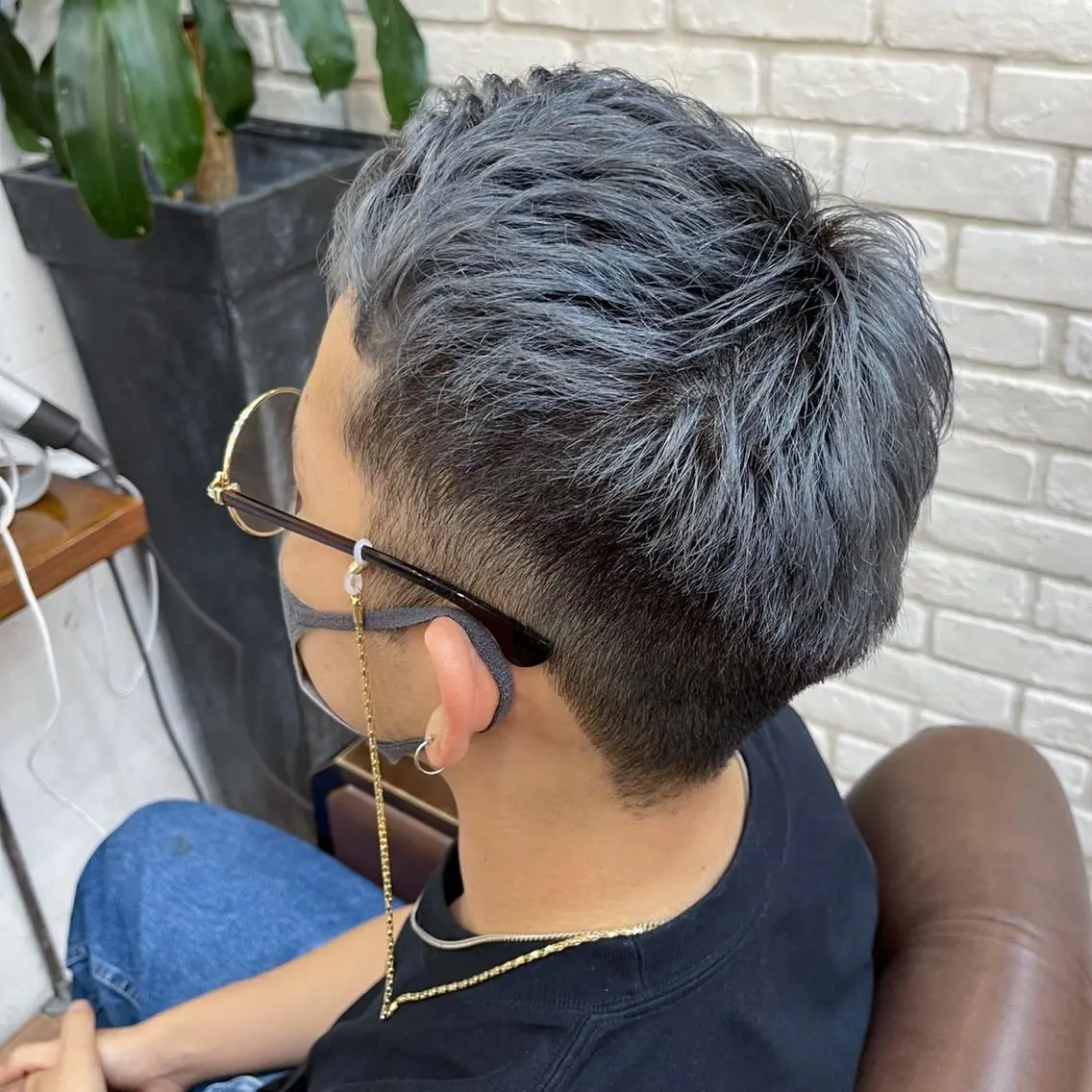ショート カラー メンズ メンズブリーチ アッシュ ブリーチ シルバー 池袋駅徒歩4分 hondaのヘアスタイル