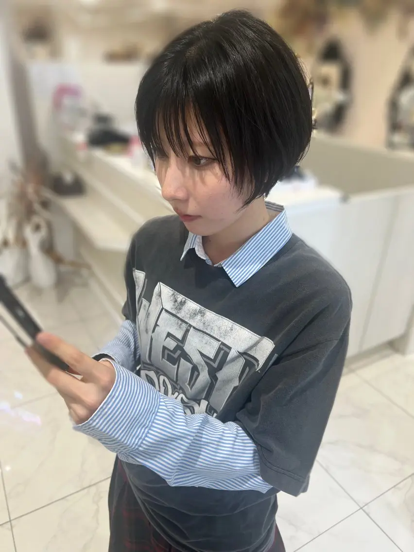 ショート ハンサムショート ショートヘア 小顔カット カット トリートメント 韓国レイヤー🇰🇷 /縮毛矯正/高島奈緒のヘアスタイル